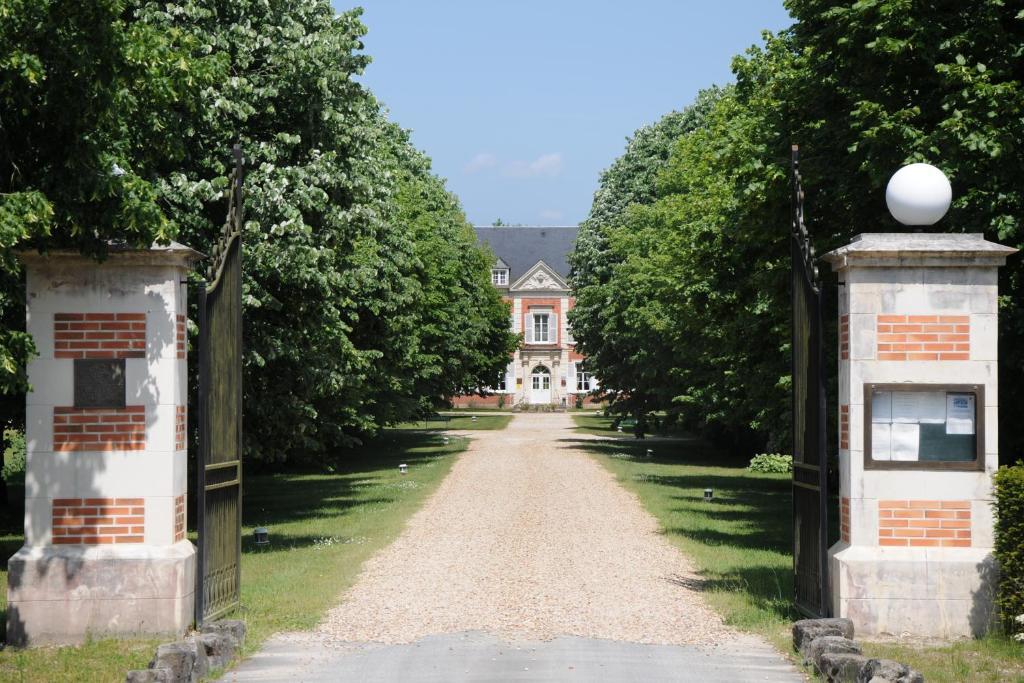 فندق Logis Domaine De Valaudran سالبريس المظهر الخارجي الصورة