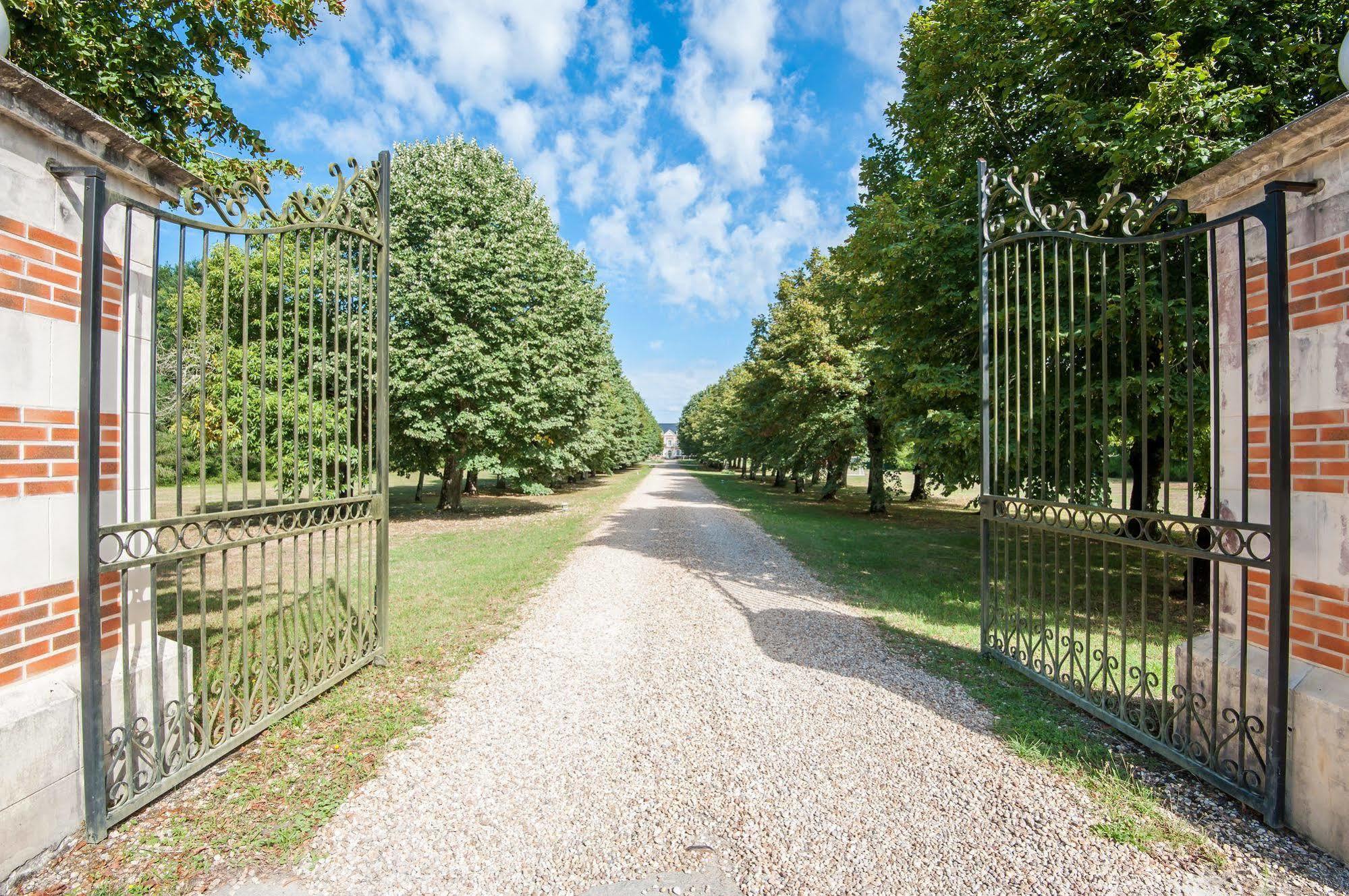 فندق Logis Domaine De Valaudran سالبريس المظهر الخارجي الصورة