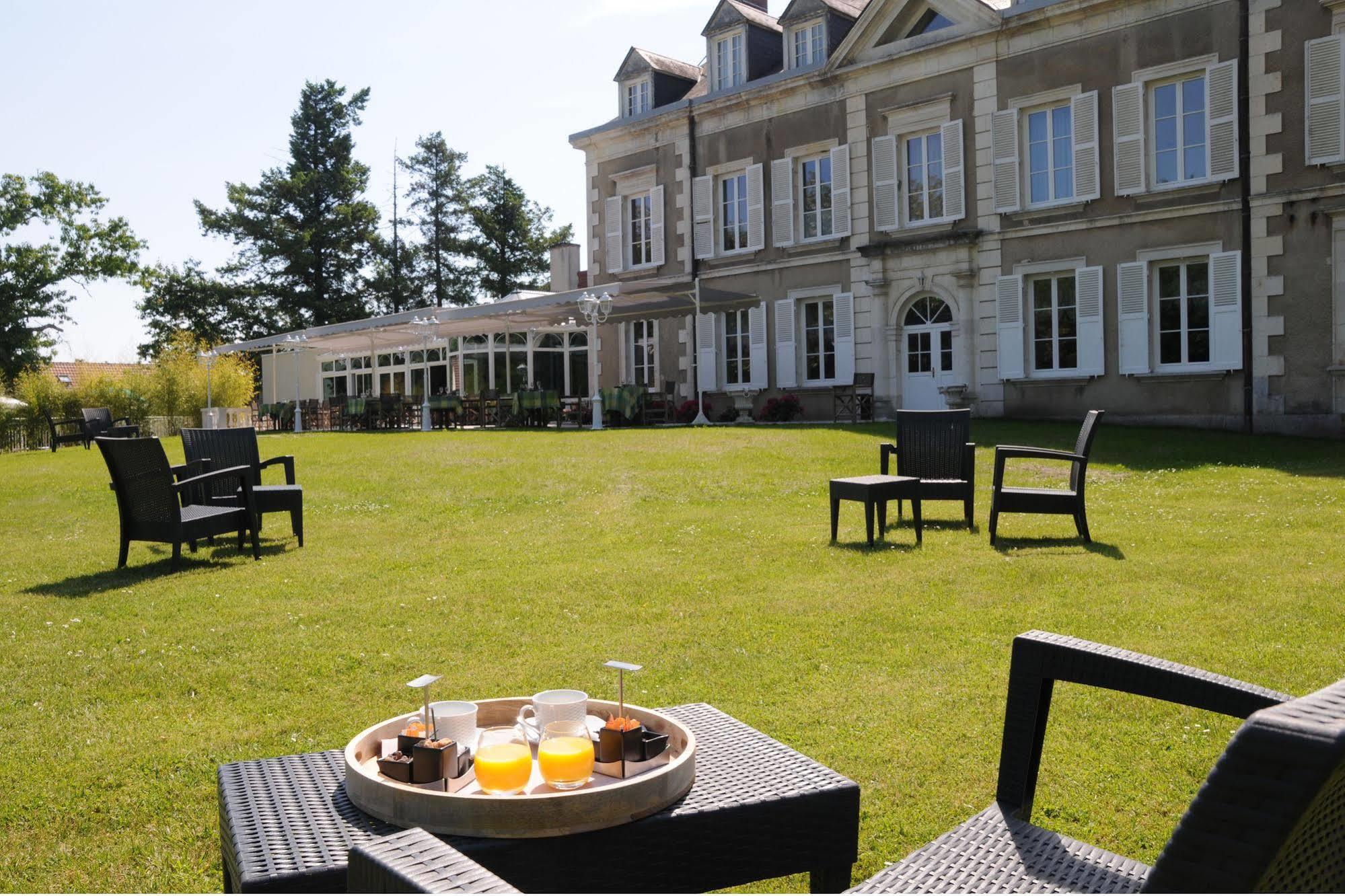 فندق Logis Domaine De Valaudran سالبريس المظهر الخارجي الصورة