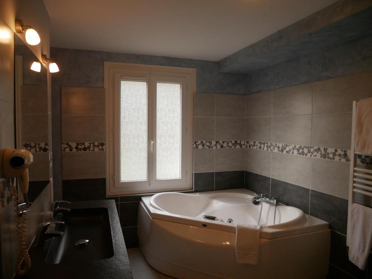 فندق Logis Domaine De Valaudran سالبريس المظهر الخارجي الصورة